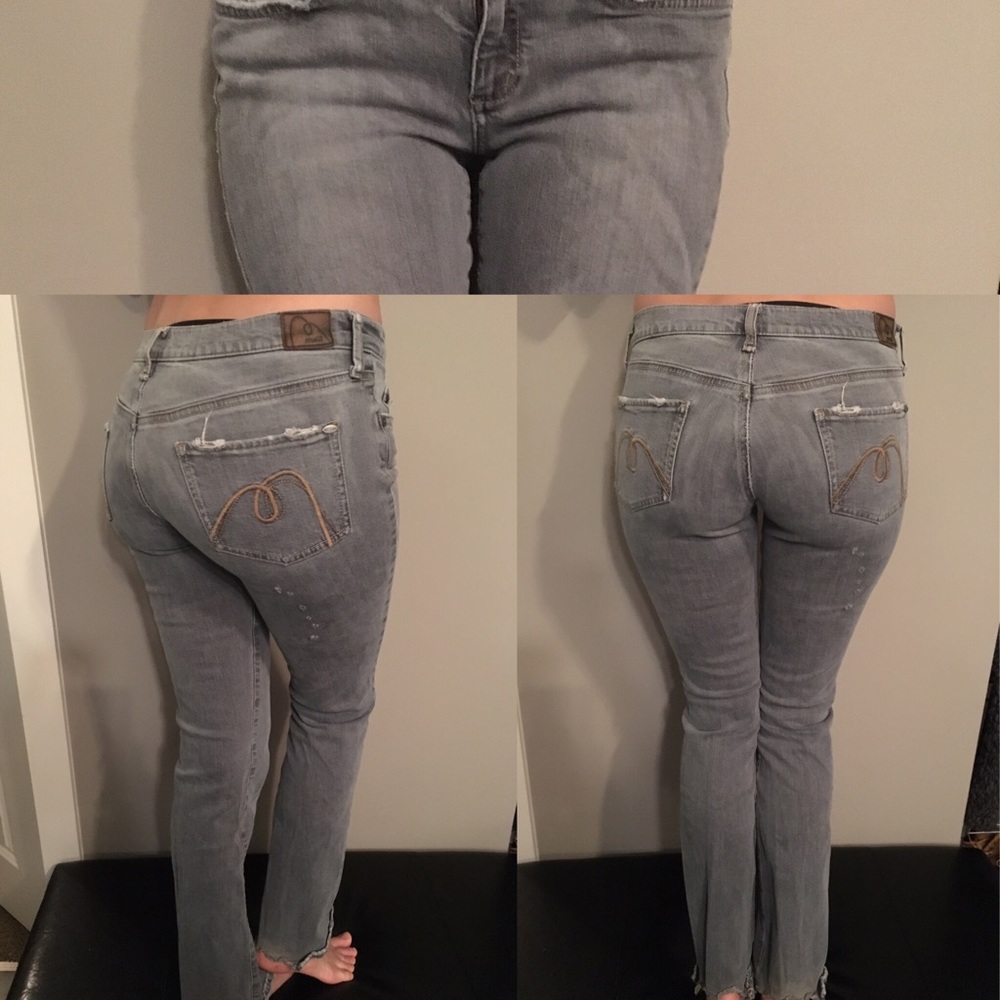 ⭐️SALE⭐️Mavi Jeans Faded Grey extra Distressed Size 28